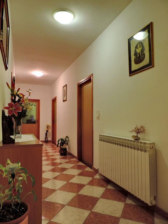 Peric Apartma *